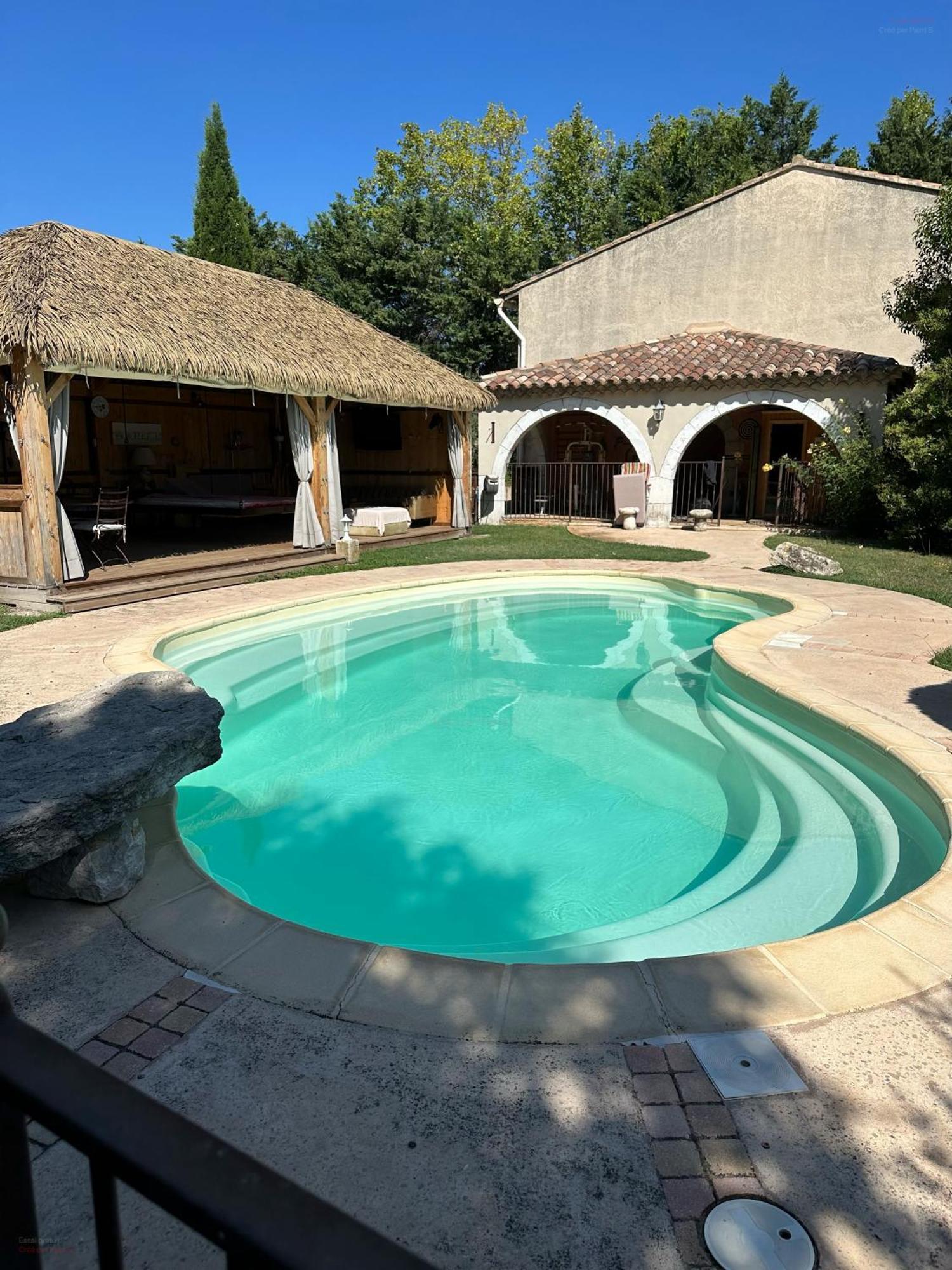 Mas De La Mare